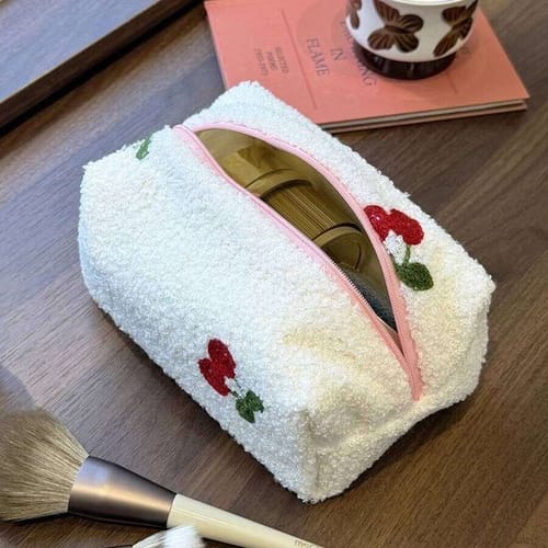 New Plush Autumn Winter Clutch Cosmetic Large Capacity Toiletries Bag Travel Outdoor Makeup Storage Pouch 26l0119