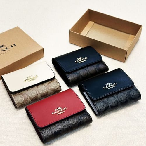 Chic Woman's Accessory: Premium Quality Black Leather Coin Pouch Plus Compact Credit Card Storage Organizer